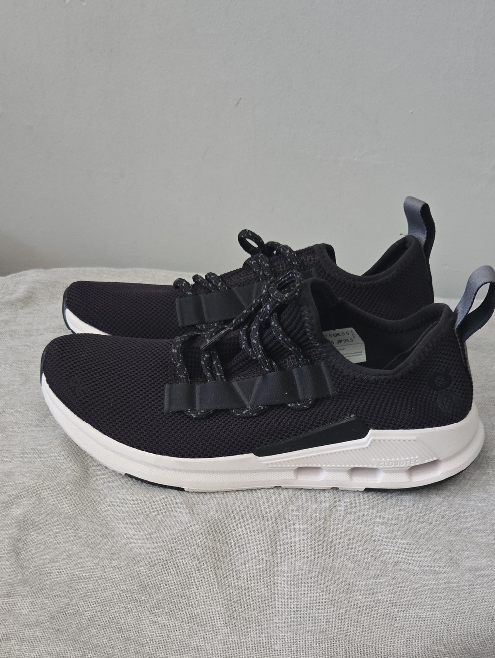 On Running Black Knit Athletic Sneakers with White Sole Size 7.5 Great condition